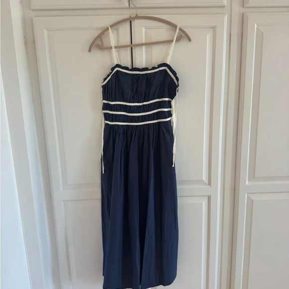Elegant Navy Blue Maxi Dress - Picture 2 of 3